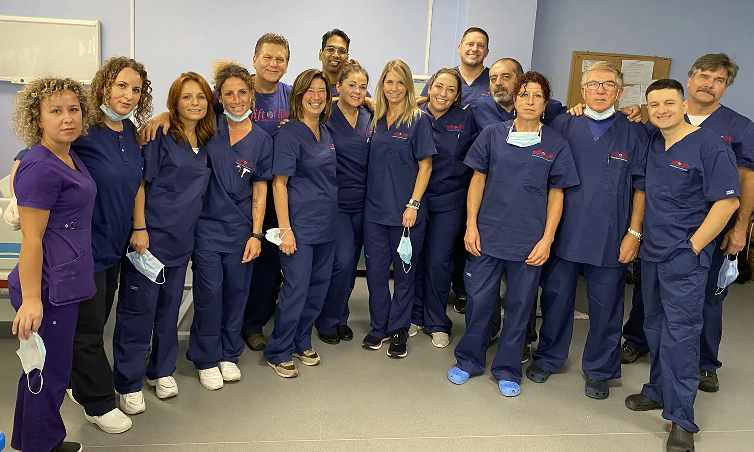 Salvadoran children treated through Gift of Life photographed with CEO Rob Raylman '84 