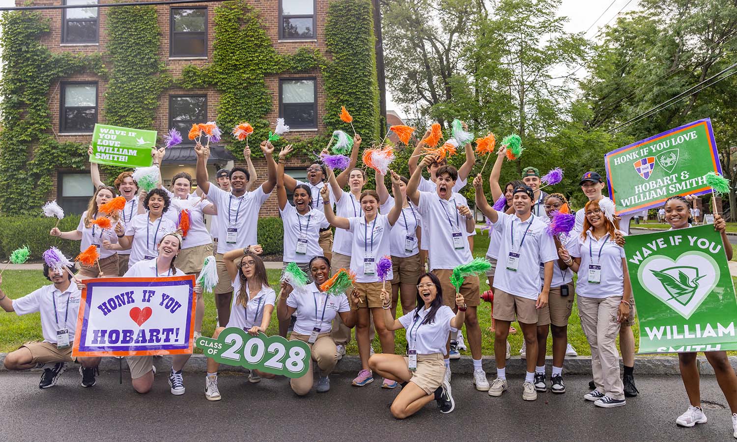 The Spirit Squad welcomes students and families to kick off Orientation week.