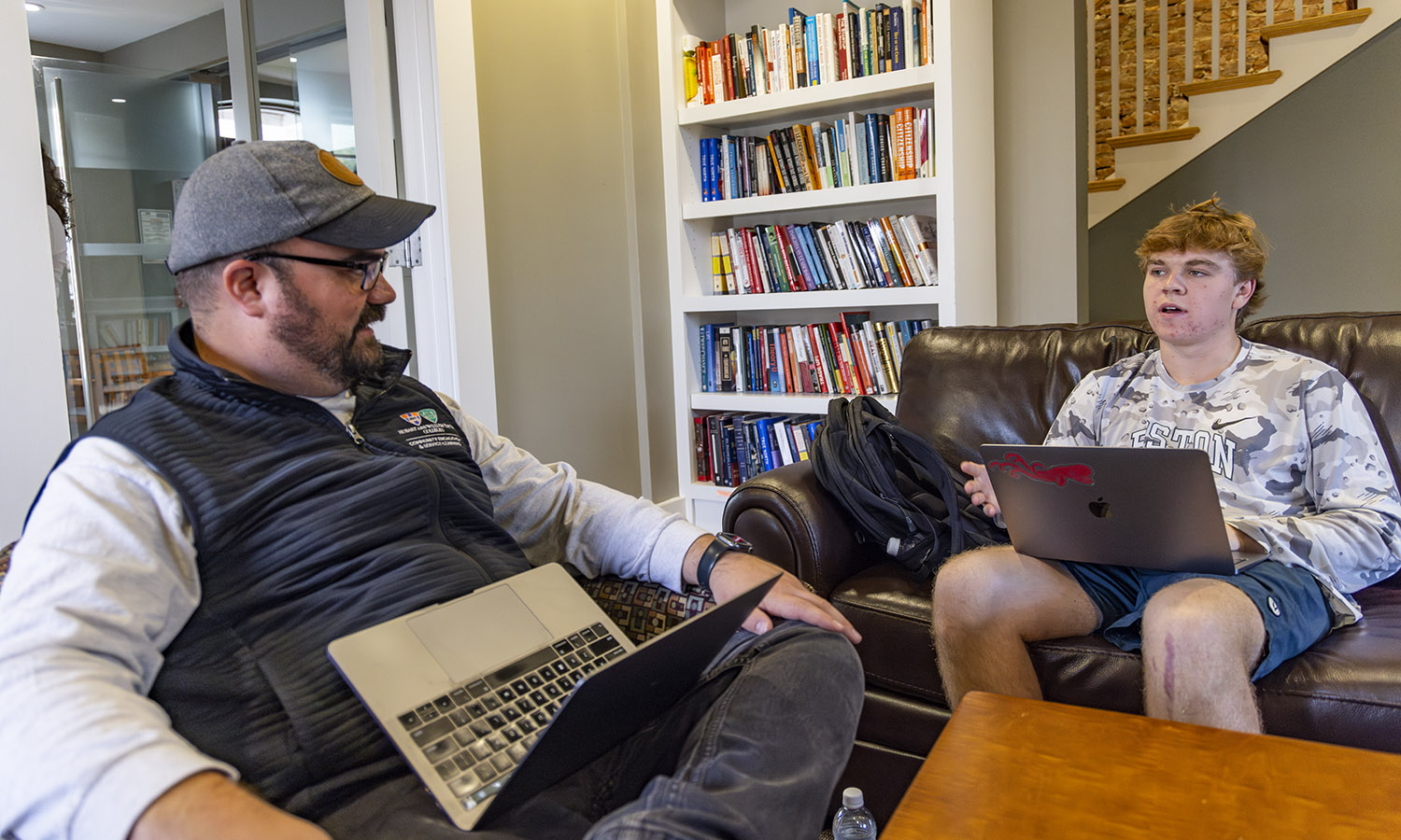 This week, we highlight the mentorship of our devoted faculty who guide students as they explore their interests and opportunities. Here, Associate Professor of Management and Entrepreneurship Craig Talmage meets with Wyatt Riehl ’27 in the Centennial Center. 