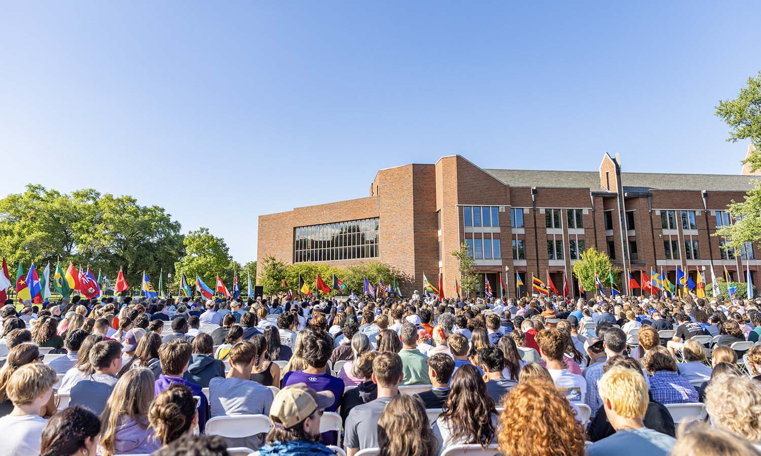 President Mark D. Gearan addresses new students, highlighting the values of scholarship, leadership and service at HWS. 
