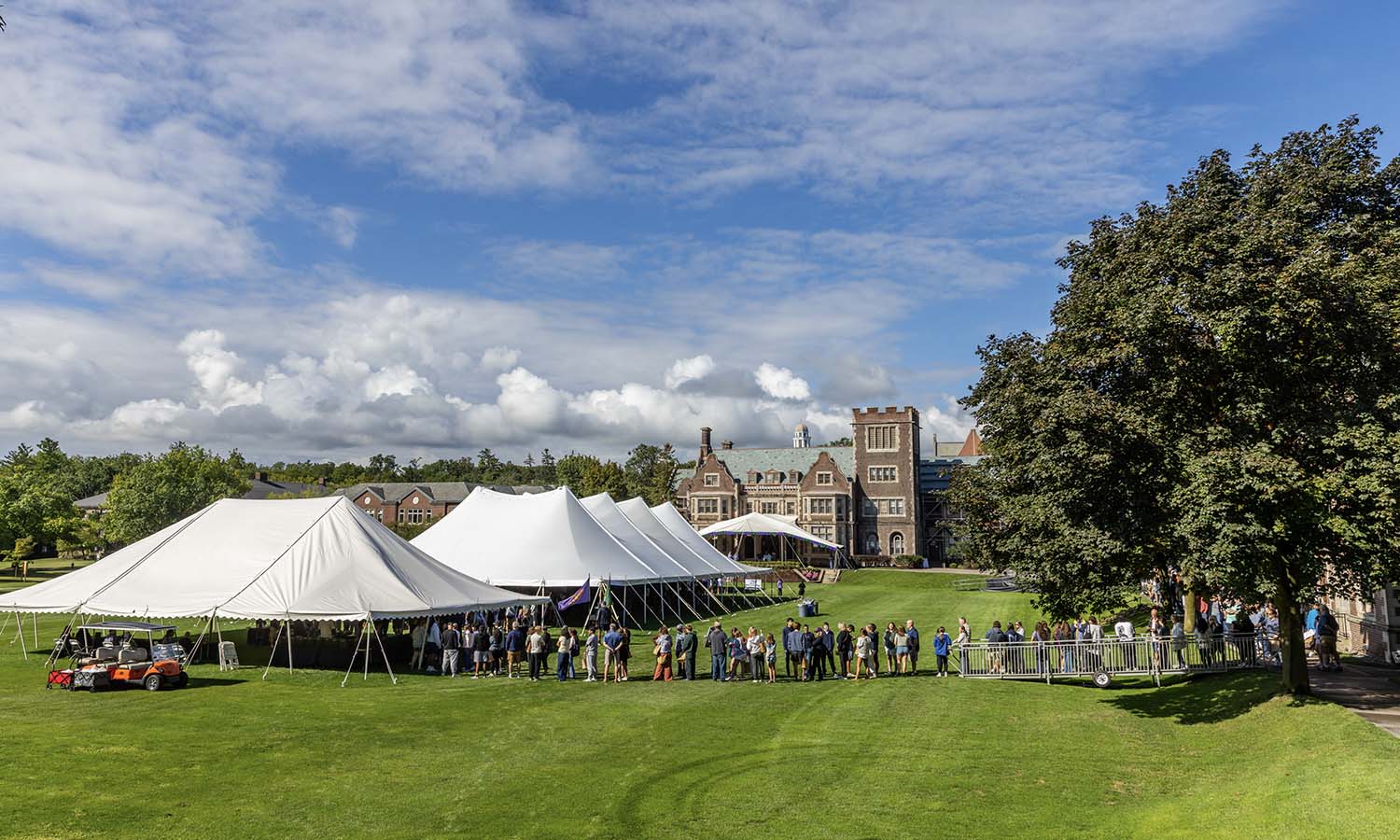 Students and families arrive on the Quad for their first stop at Orientation, where they picked up their keys and connected with offices across campus. 