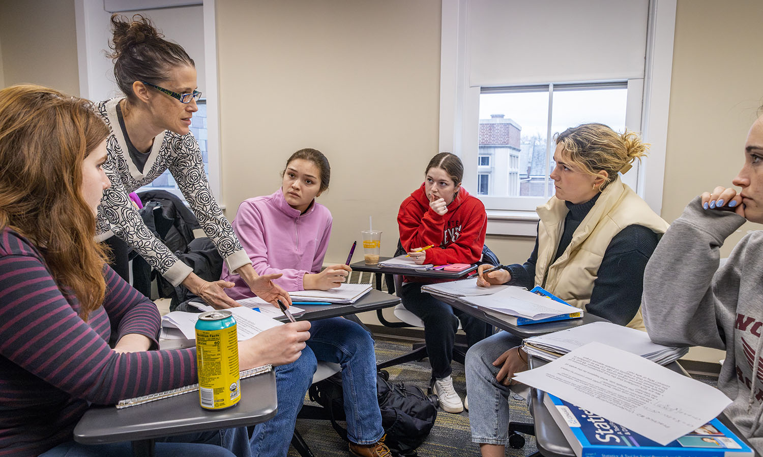 In this edition of This Week in Photos, we’ve selected some of our favorite photos of faculty doing what they do best – teaching and mentoring students. Here, Associate Professor of Sociology Kendralin Freeman assists students with a group activity during 