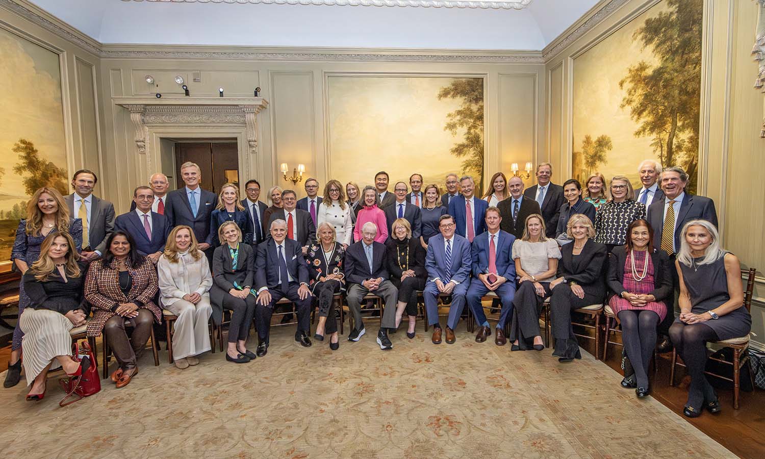 Hosted by Lyn and Honorary Trustee Lang Cook P’99, P’05, L.H.D.’12, members of the Cook Family Circle, including President Mark D. Gearan and Mary Herlihy Gearan, and members of the Board of Trustees gather for a photo at their annual dinner in New York City. 