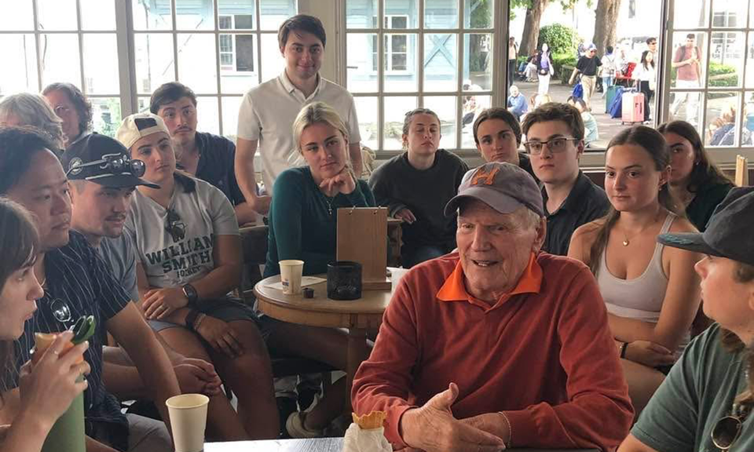 Students visit former Hobart Dean and Professor Emeritus of Philosophy Eugen Baer P’95, P’97 in his hometown of Luzern, Switzerland. A beloved scholar, teacher and mentor, Baer served HWS for nearly 50 years. 