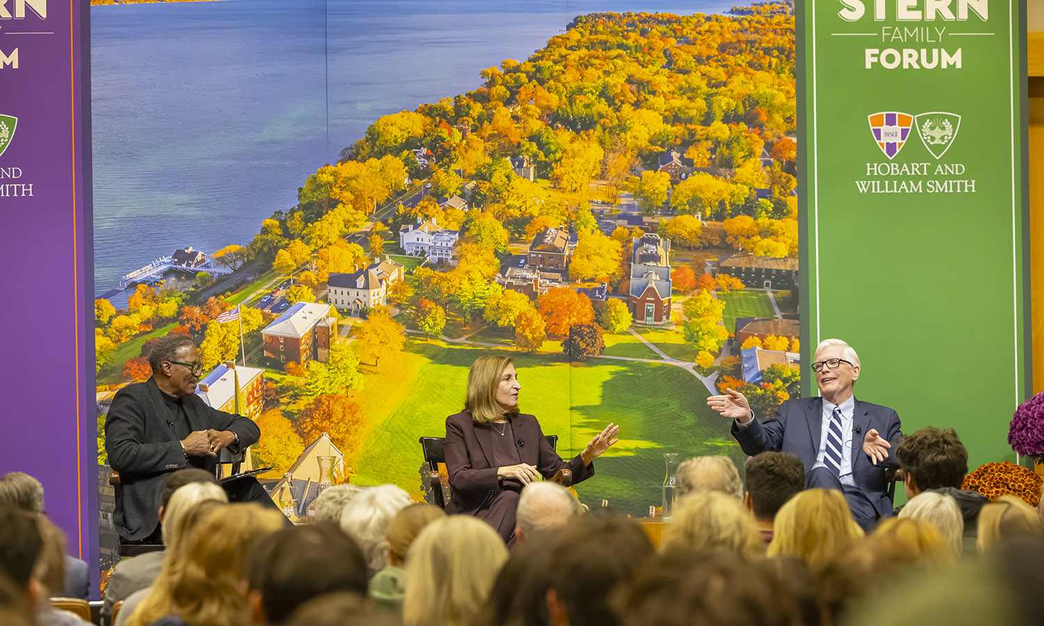 Prominent journalists Ruth Marcus, from The New Yorker, and Hugh Hewitt, the conservative talk show host, were the featured guests of the Stern Family Forum. Their conversation was moderated by HWS Trustee Bill Whitaker ’73, L.H.D.’97, an award-winning CBS News correspondent with “60 Minutes.” 