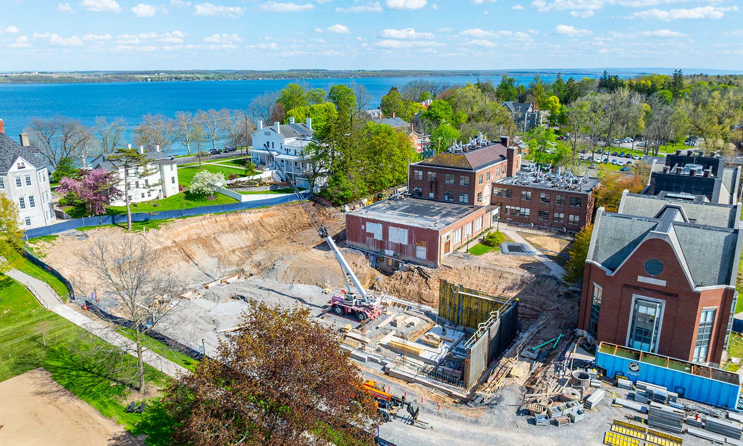 Construction is now underway on the Fish Center for the Sciences, a 40,000 square foot, state-of-the-art facility that will offer interdisciplinary teaching and laboratory spaces to support students across the science curriculum. 