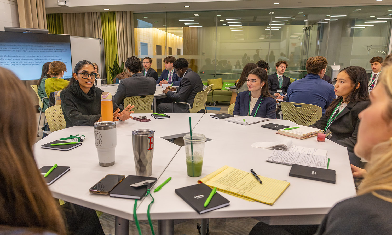 Senior Analyst at Fidelity Chandni Patel ’20 provides insight to students about the transition from studying in Geneva to working in Boston. 