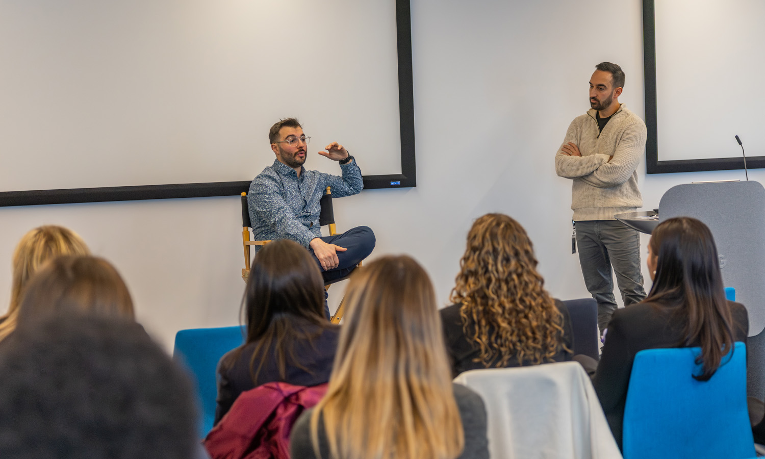 Principal Analytical Lead at Google Ben Finkelstein '15 chats with students. 