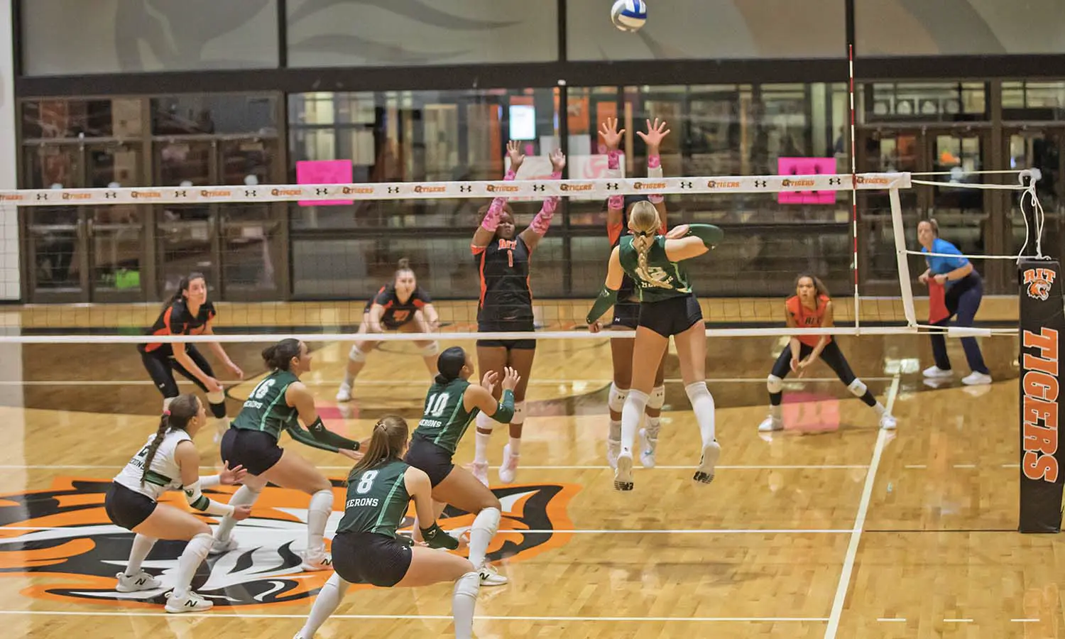 Senya Dorny '30 led the William Smith volleyball with 10 kills as it swept RIT 3-0 to secure the second seed in the Liberty League Tournament.  