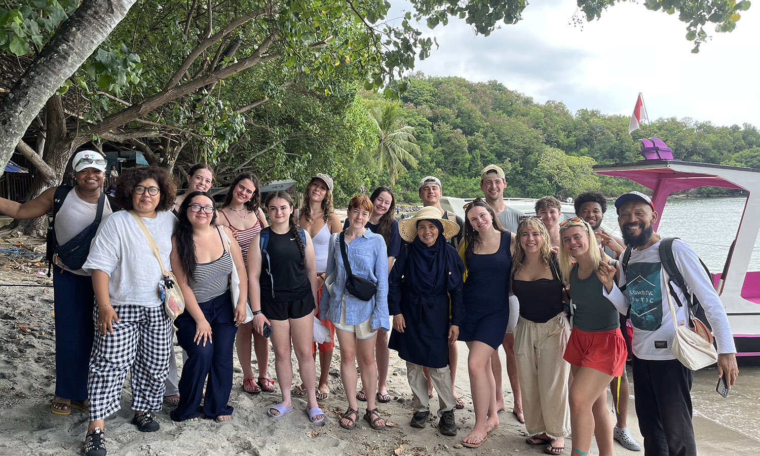 Students visit the Senaru Village and learned about the traditions of the Sasak people before hiking to the Sendang Gile Waterfall. 