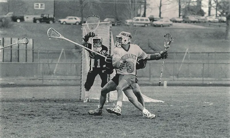 MILLER ’91 RECEIVES TEWAARATON LEGEND AWARD