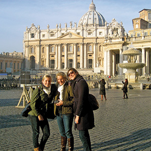 Mary Kate Miranowski '09,Caroline M. Monahan '09 andSamantha J. Schraeter '09 in Rome.