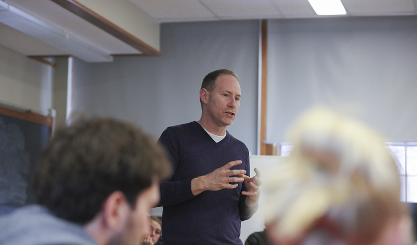 Ackley '90 Returns to Discuss Community Empowerment