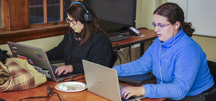 Students join the E-Scape Club’s Game Night in Coxe Hall.